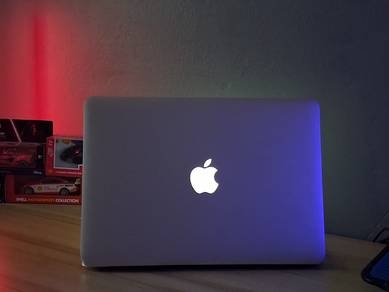 MacBook Air i5 8GB RAM Editing budget student offi