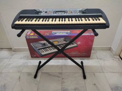 Beginner Yamaha PortaTone PSR-280 Keyboard + Free