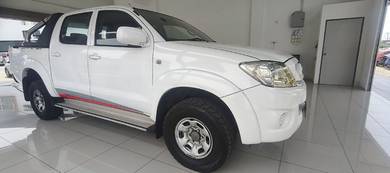 Toyota Hilux STD in Kota Kinabalu, SBH