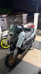 Yamaha XMAX