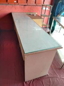 Meja pejabat dan cabinet utk diletgo (FREEE)