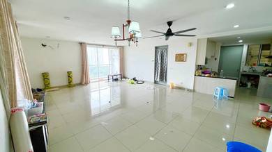 Condominium For Sale in Suasana Lumayan
