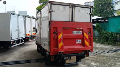 isuzu nkr  box 10ft with tailift