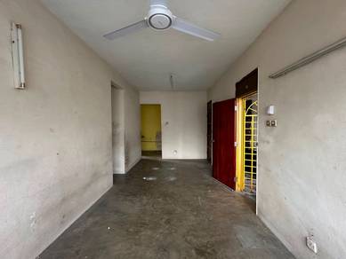 Flat For Sale in Taman Megah Ria