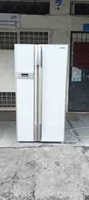 Jenama Hitachi 2door fridge side by side