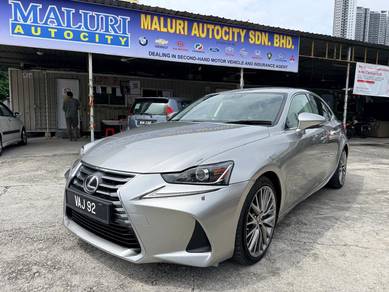 2017 Lexus IS 200 T LUXURY