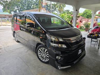 Toyota Vellfire Z GOLDEN EYES in Jinjang, KUL