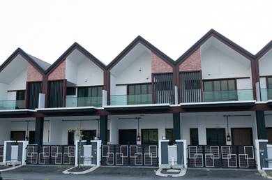 Terraced House For Sale in Chemor,PRK