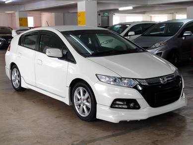 Honda Insight (HYBRID) in Seri Kembangan, SGR