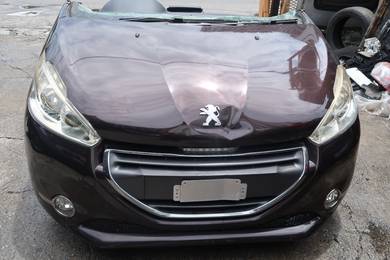 PEUGEOT 208 1.6 half cut
