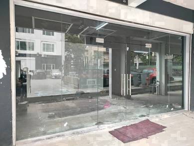 Tempered Glass Wall (12 mm)