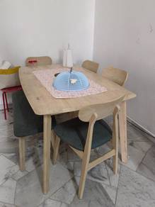 Meja Makan