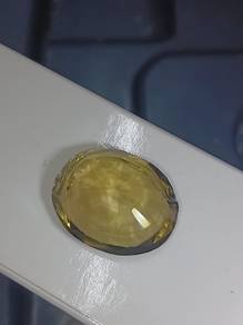 yellow gemstone