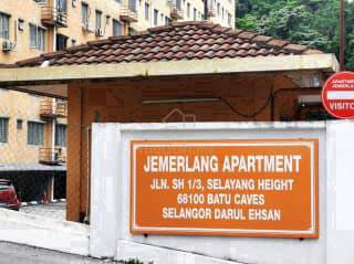Apartment For Sale in Jemerlang Apartment