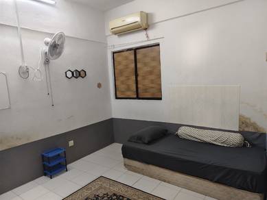 Room in Klang, SGR