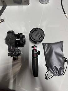 Sony ZV E10 with kitlens & Viltox 56mm