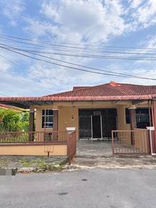 Semi-Detached House For Sale in Arau,PLS