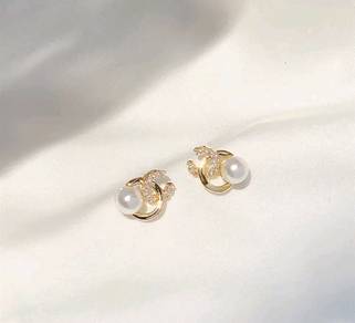 Clip On Earrings, Korean Style, Pearl and Crystal