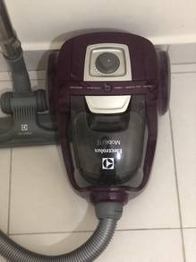 Vacuum & Stools (Move out sale!!)