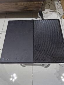 Xbox one 1TB ( 2 controller  )