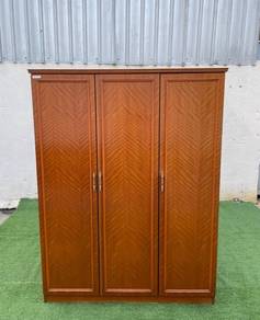 YE59G Almari Baju Kabinet 4.5x6Ft 3 Doors Wardrobe
