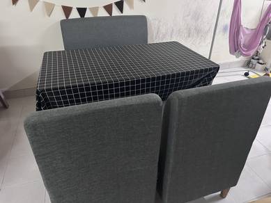 Meja Makan 4 seater