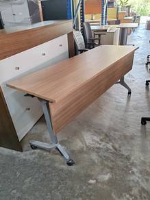 Foldable table