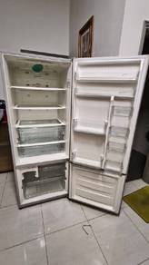 Panasonic peti sejuk