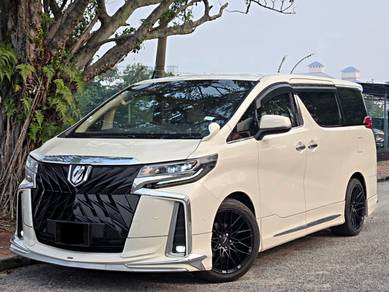 Toyota Alphard  in Seri Kembangan, SGR