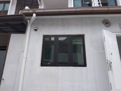 Tingkap Casement Multi Point Dapur Aluminum & Kaca
