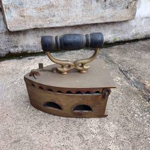 Antique Seterika Arang Tembaga 6.9kg Vintage Colle