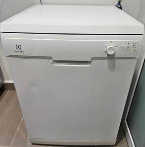 Electrolux free standing dish washer