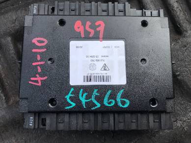No 4-1-10 Porsche Cayenne 957 RH Seat Module