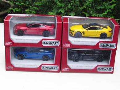Kinsmart (12cm) Diecast BMW M8 Competition Coupe
