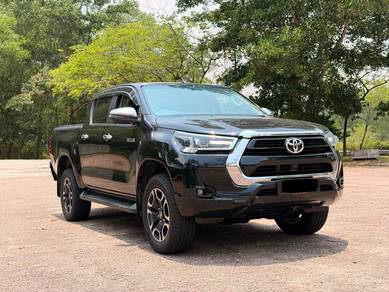 2023 Toyota Hilux V