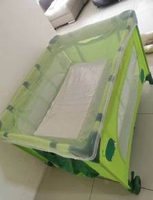 baby cot 
