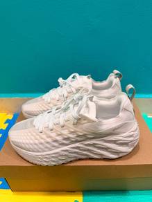 Nike Ava Edge