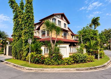 Semi-Detached House For Sale in Shah Alam,SGR