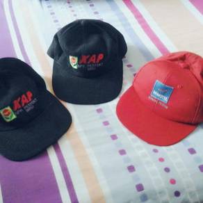 Caps