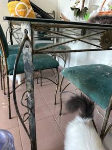 Meja Kaca bingkai besi