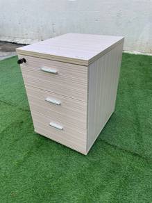 YE43BK Laci Mobil 3 Drawers Mobile Pedestal Maple