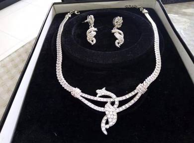 Artificial jewellery set (NEW)