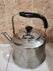 Stainless Steel Kettle with Black Handle
