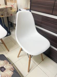 Kerusi untuk dijual
