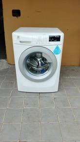 Electrolux front load washer 8kg washing machine