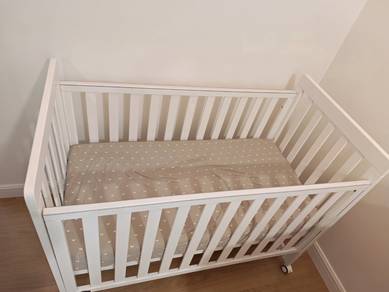 Comfy Baby Wooden Baby Cot with Mattress