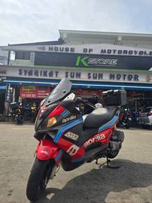 Aprilia SR Max