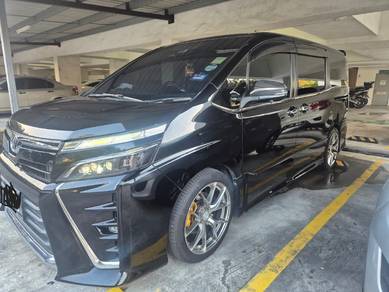 Toyota Voxy ZS KIRAMEKI in Cheras, KUL