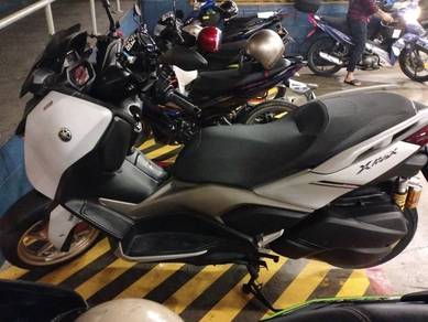 Yamaha XMAX