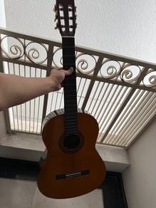Yamaha guitar c300